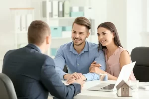 Read more about the article Why Using the Services of a Mortgage Agent Makes Sense in Lethbridge’s Housing Market