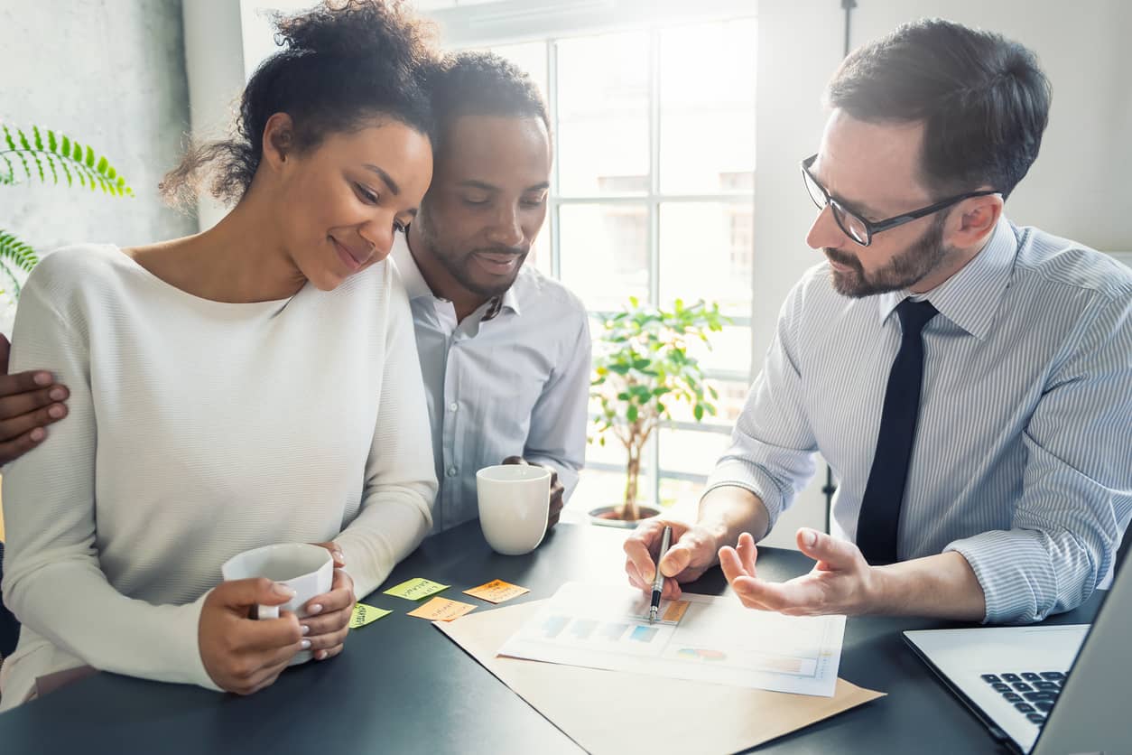 Read more about the article Why Homebuyers Trust Mortgage Brokers in Lethbridge